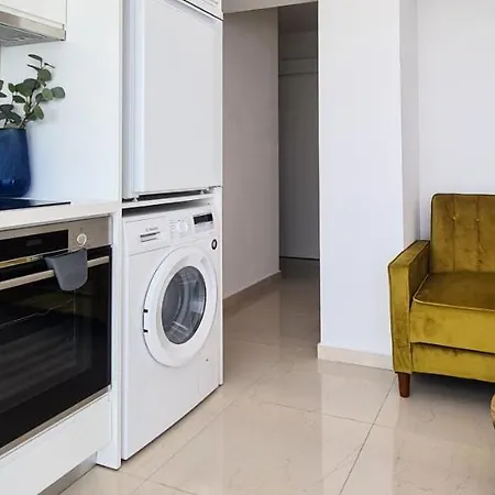 Phaedrus Living: Seaview Gold Flat Lighthouse 48 Апартаменты Пафос