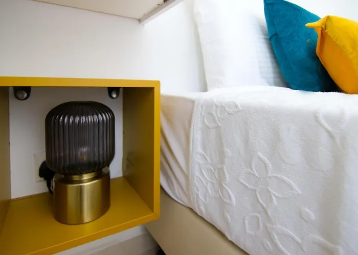 Phaedrus Living: Seaview Gold Flat Lighthouse 48 * パ フォス